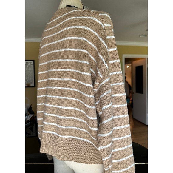 NEW Tahari Tan & White Saddle Stripe Cropped Boxy Crewneck Sweater Wide Cuff - Picture 8 of 12